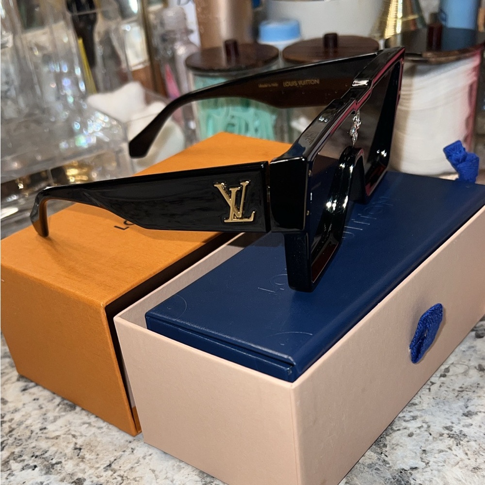 Louis Vuitton Cyclone Sunglasses